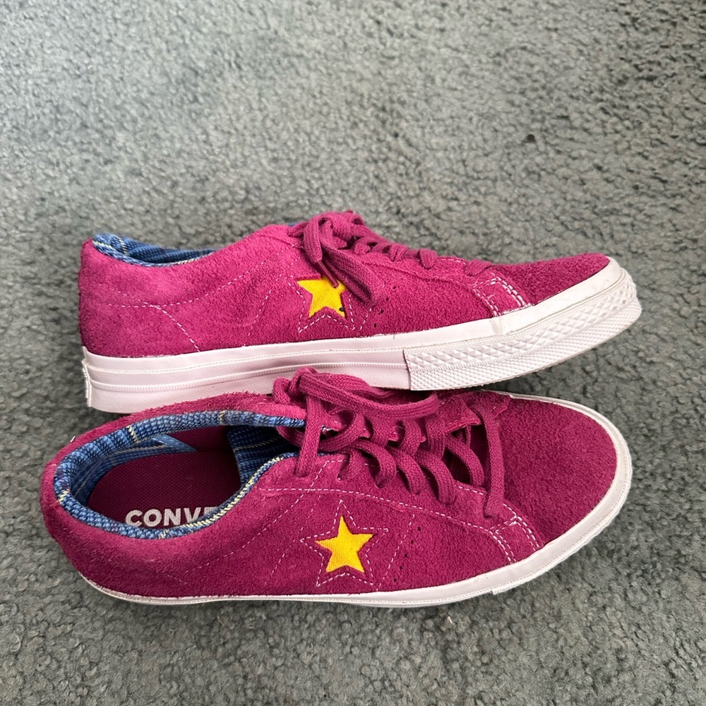 Converse magenta suede one stars